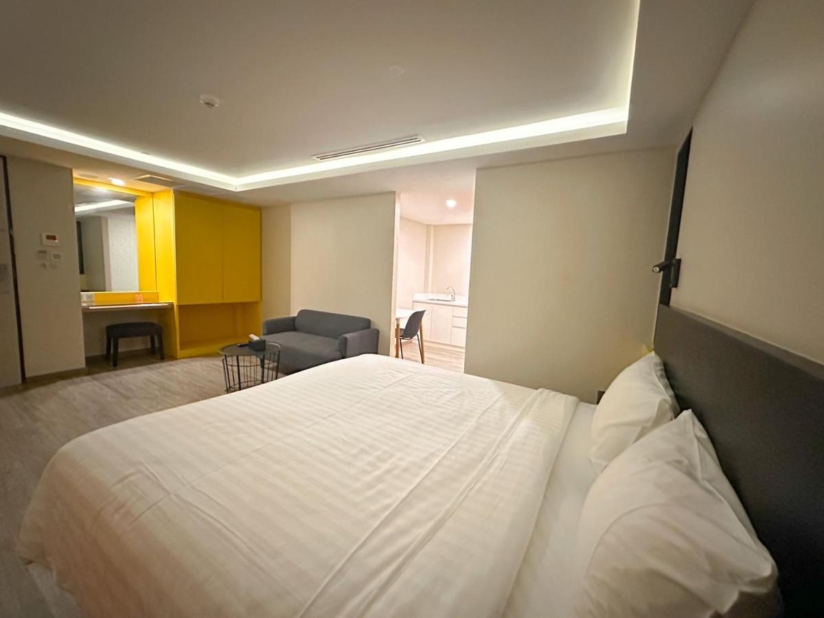 Hotel Z Zpaze Bangkok Exterior photo